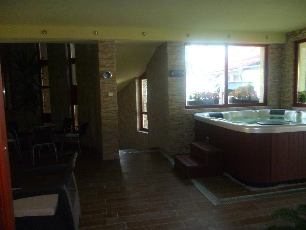 Kiraly Lovastanya Panzio Bed & Breakfast Janoshalma Ngoại thất bức ảnh